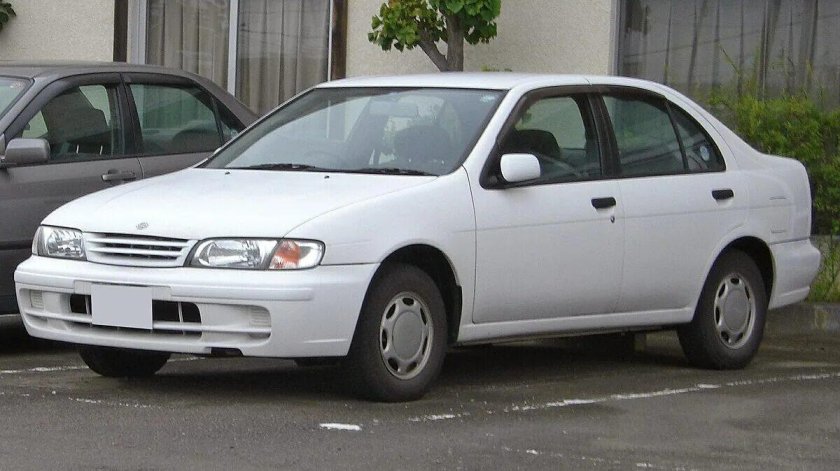 Ниссан Пульсар седан