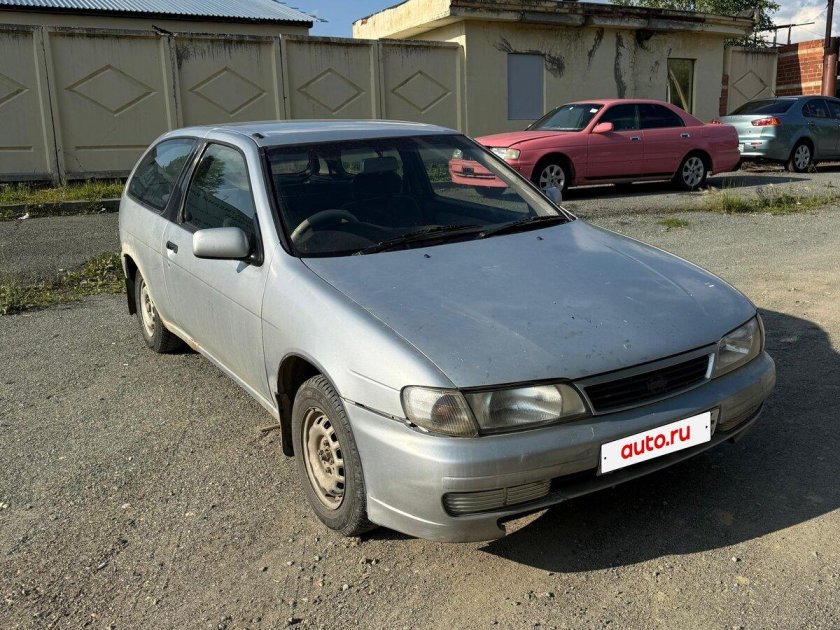 Nissan almera 1999 хэтчбек