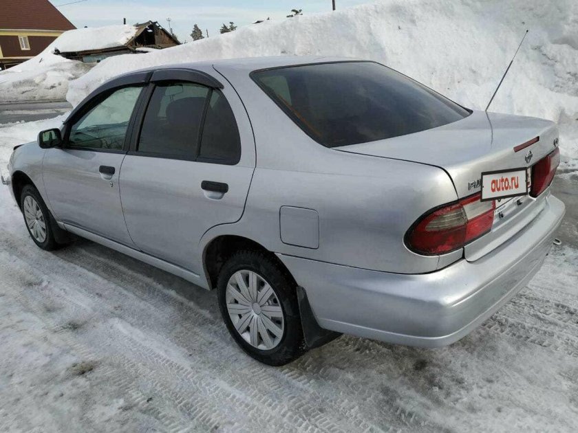 Nissan almera 1999