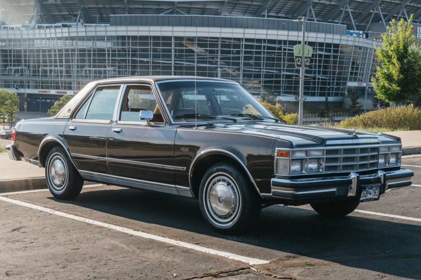 Chrysler le baron 1977
