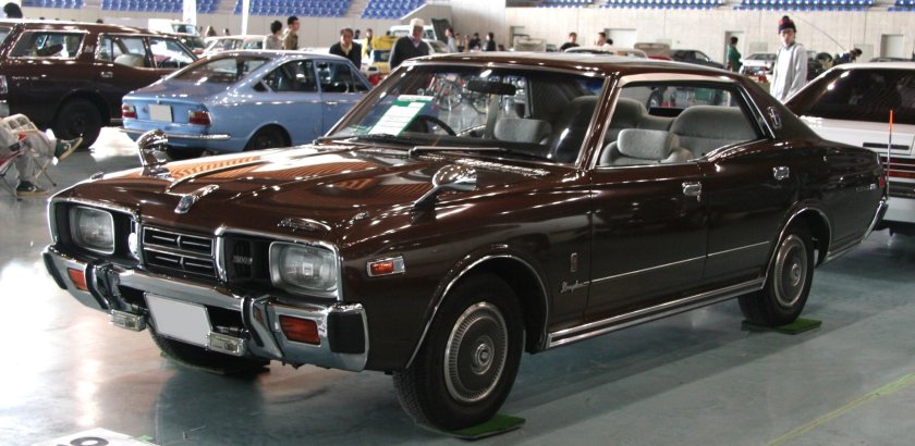 Nissan Gloria 330