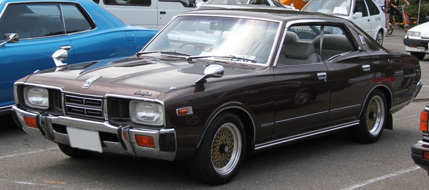 Nissan Gloria 330