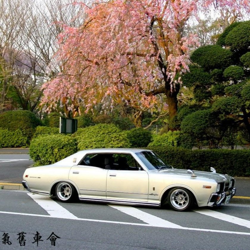 Nissan Cedric 330