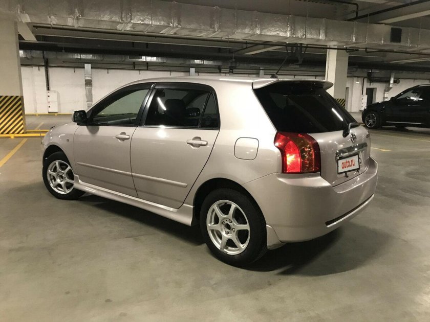 Тойота аллекс 2004