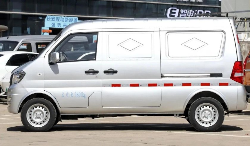 Китайские фургоны цельнометаллические