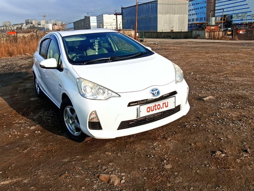 Тойота аква 2014