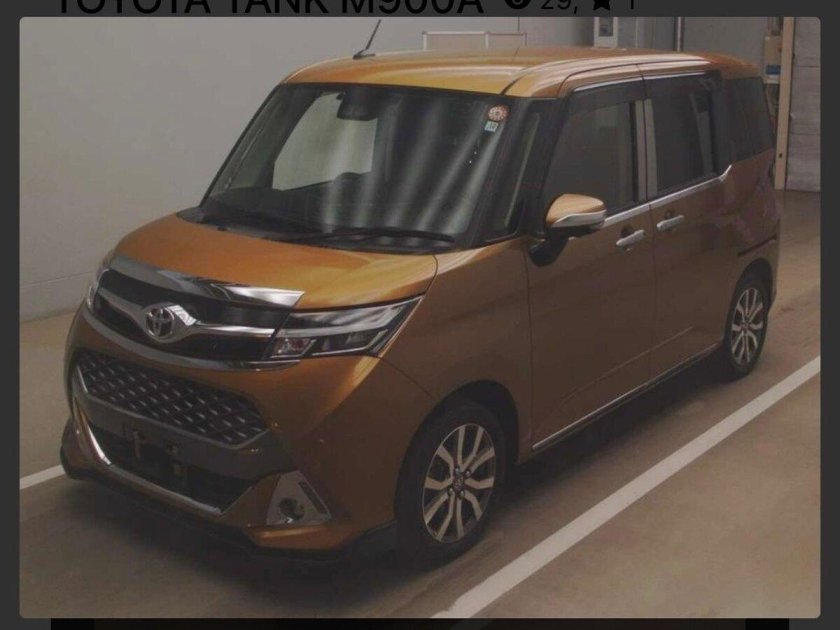 Toyota Aqua в Японии во дворах