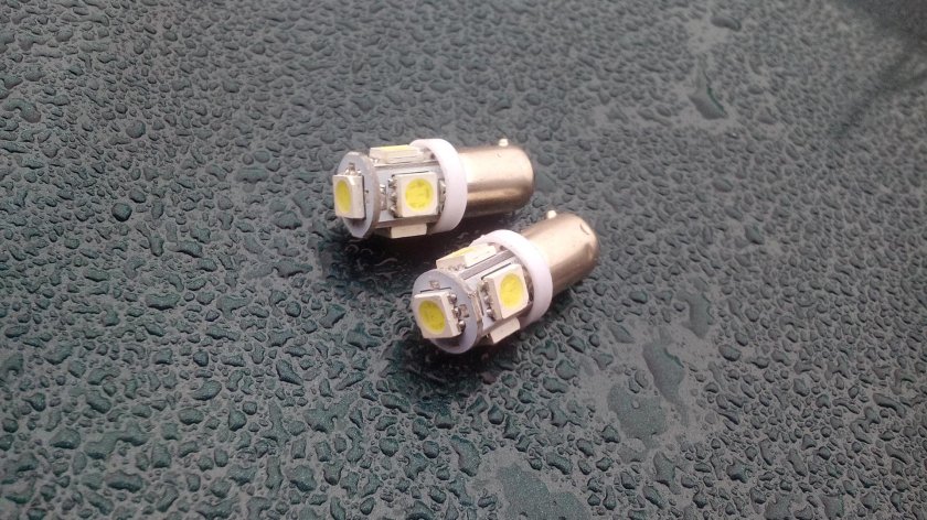 Лампочка габаритная Ауди 80