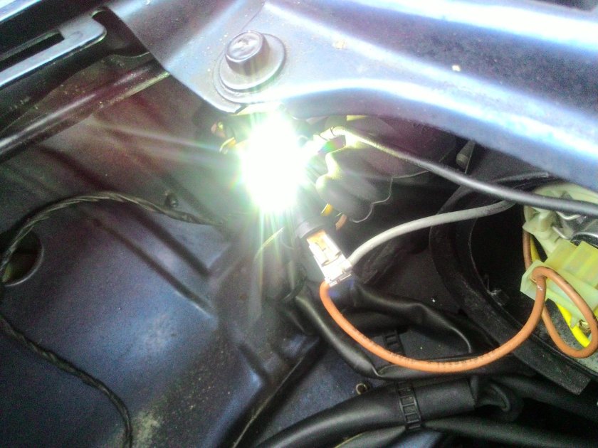 Патрон габаритов Audi 80