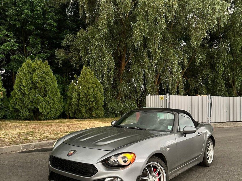 Fiat 124 spider (2016)