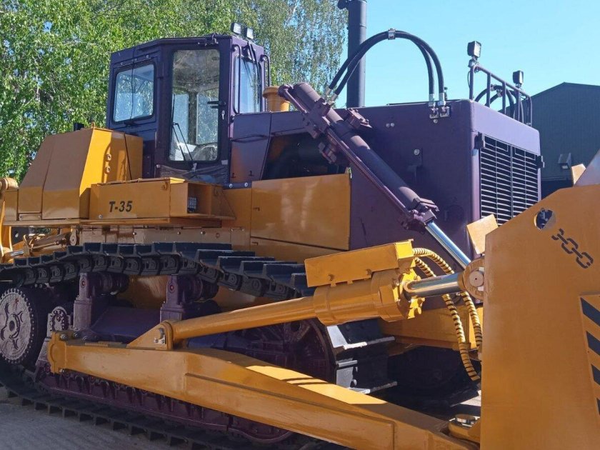 Четра бульдозер