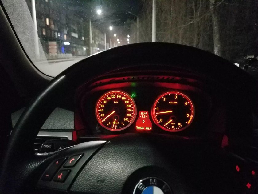 Спидометр БМВ скорость 200
