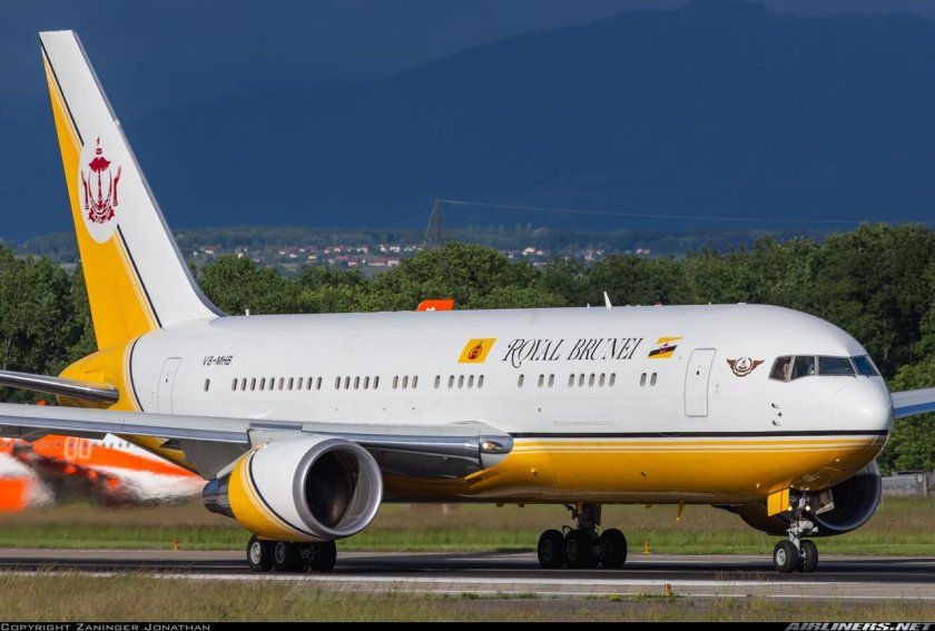 Boeing 767 brunei airlines