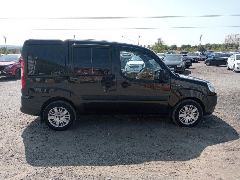 Фиат Добло черный