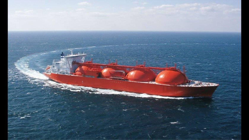 Танкер перевозящий сжиженный природный ГАЗ