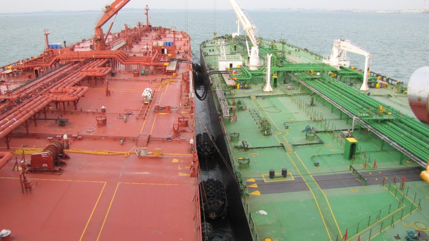 Грузовой манифольд танкера