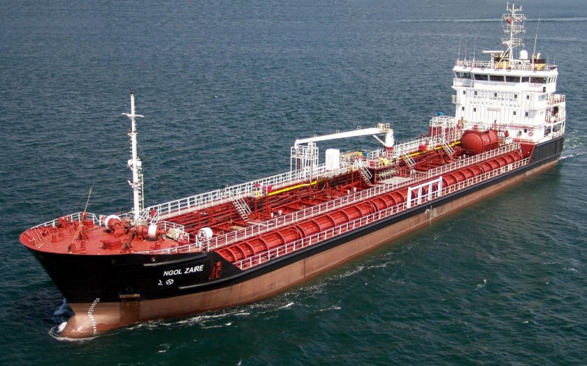 Морской нефтеналивной танкер