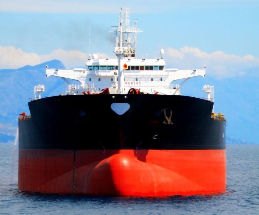 Морской нефтеналивной танкер