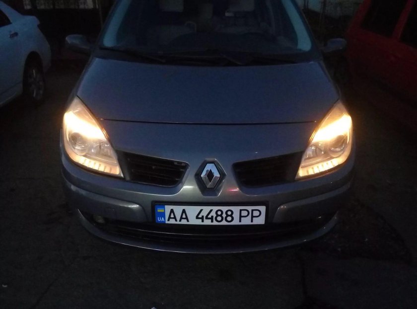 Габаритные огни Рено Логан 1