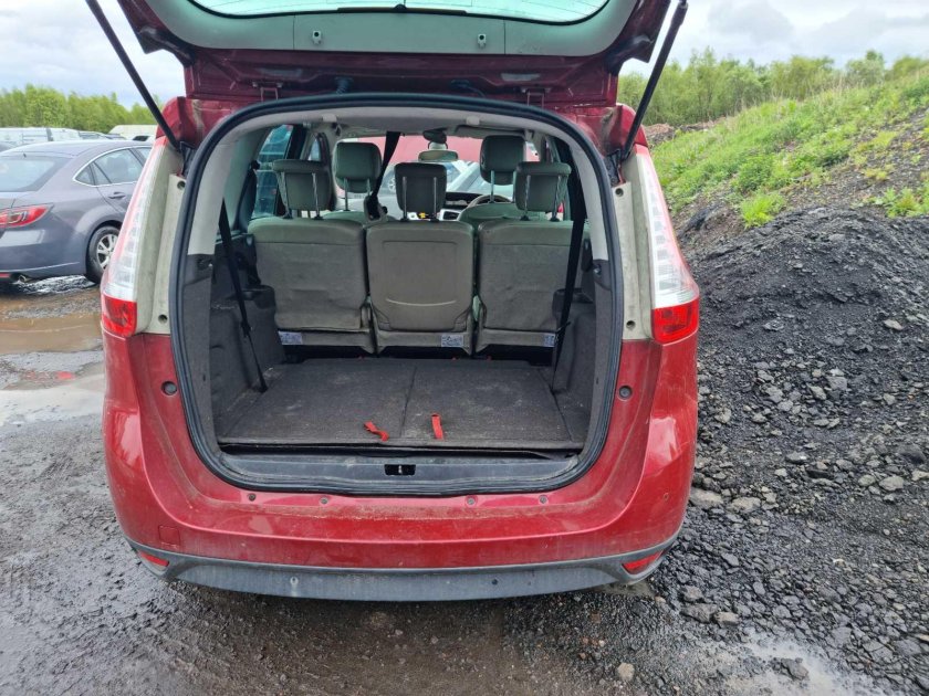 Подсветка багажника Рено Сценик 3