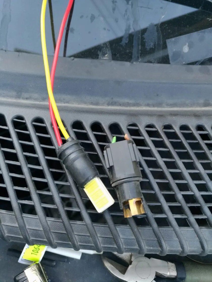 Габаритные лампочки на Рено трафик 3