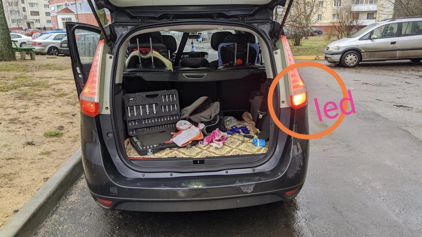 Рено Сценик 2 2007 дополнительный стоп сигнала