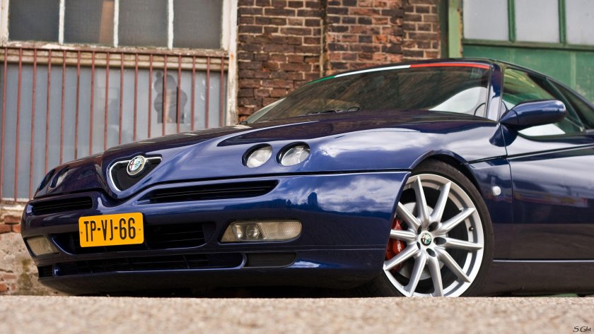 Alfa Romeo GTV 916