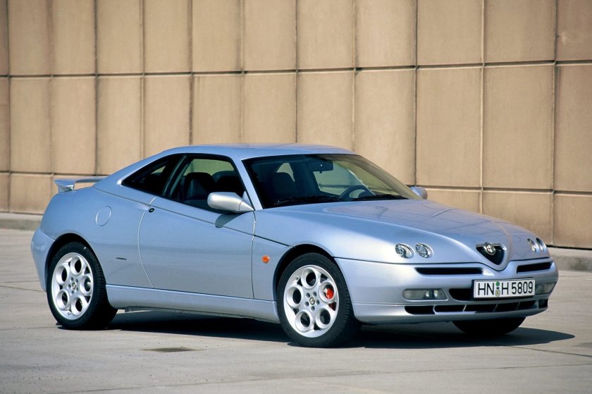 Alfa Romeo GTV 916