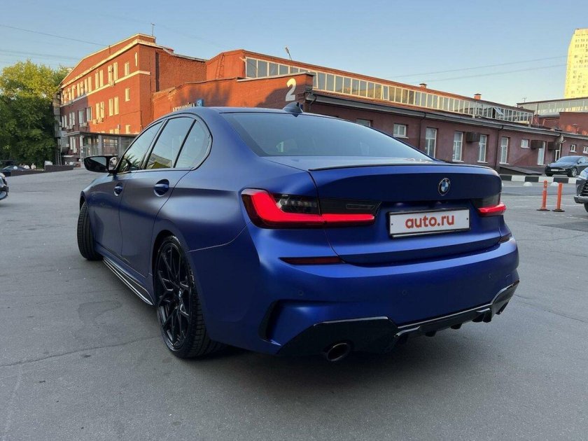 Синий бмв