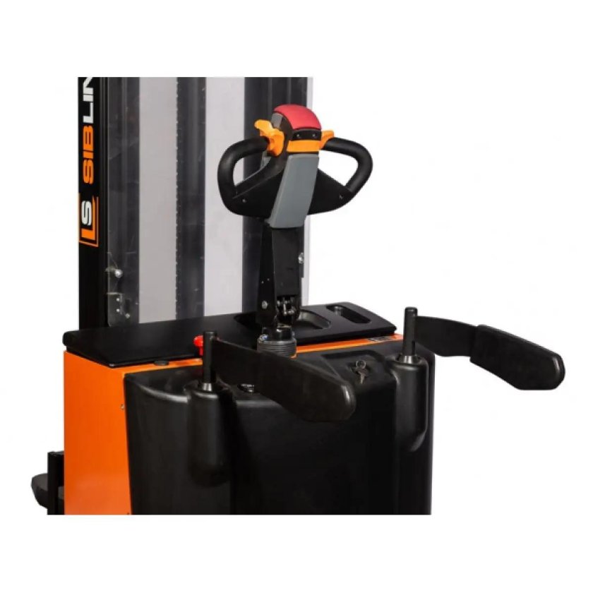 Штабелер самоходный 1.5т 3м