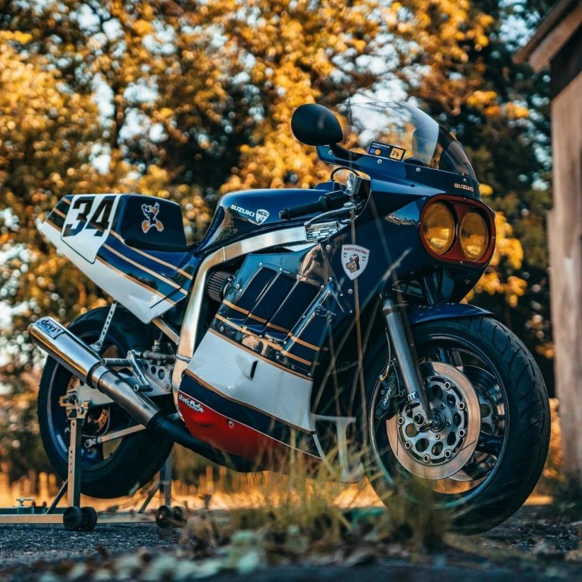 Мотоцикл suzuki