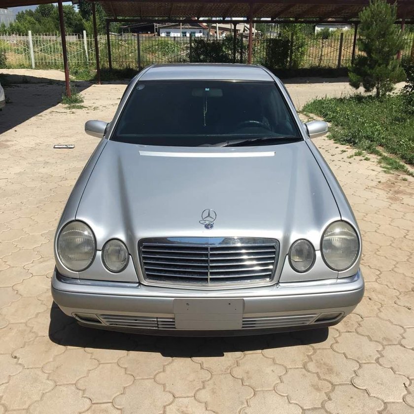 Мерседес е320