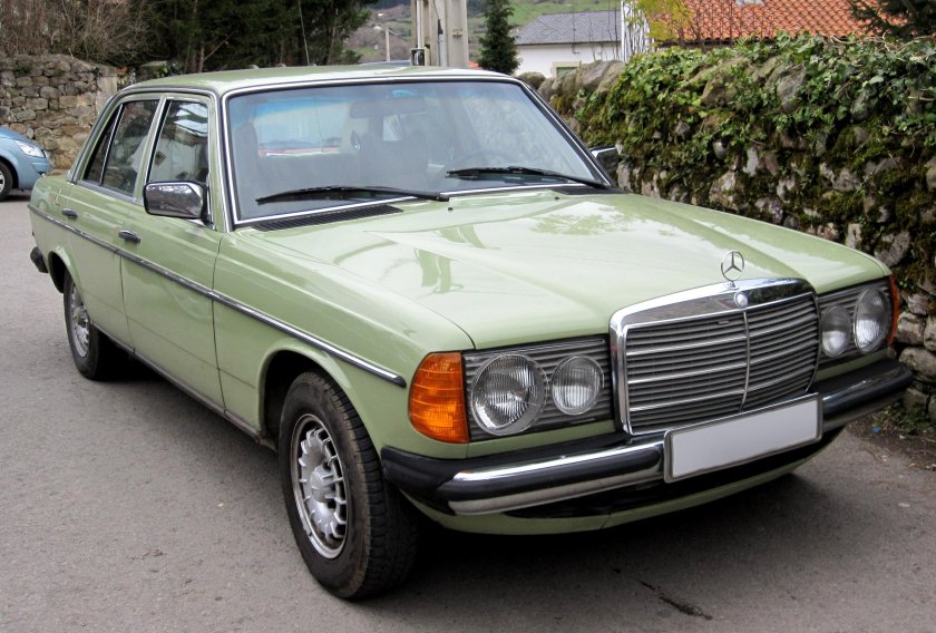 Mercedes-Benz w123 300