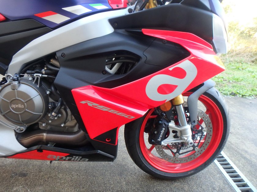 Мотоцикл aprilia rsv4