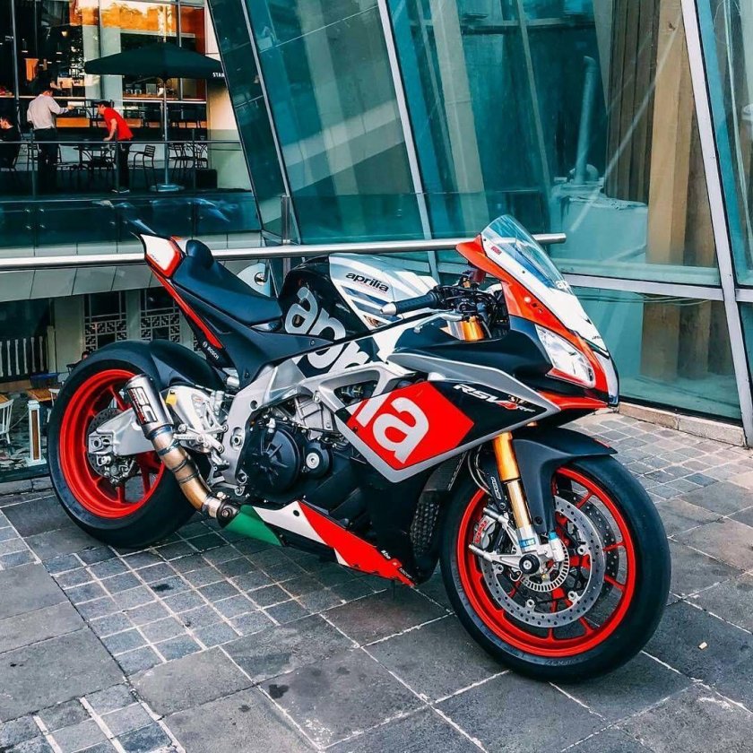 Aprilia rsv4