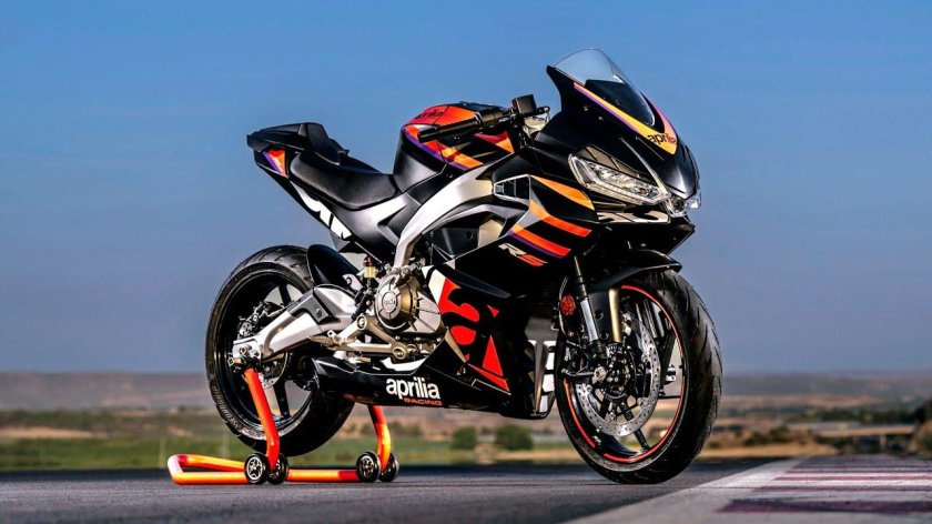Aprilia rs457