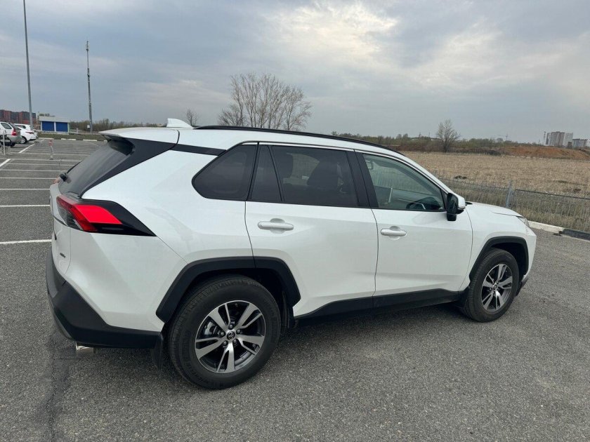 Toyota rav 4 v