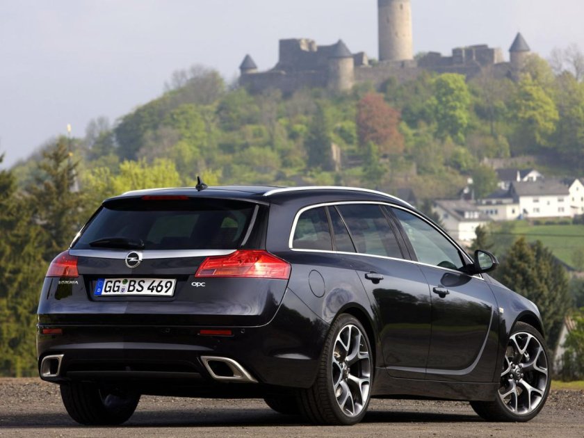 Опель инсигния универсал