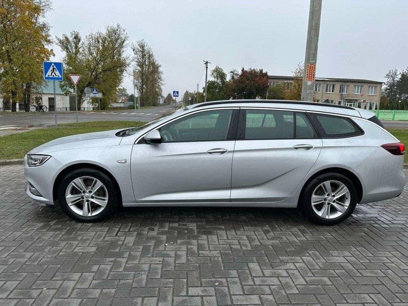 Опель инсигния спорт турер