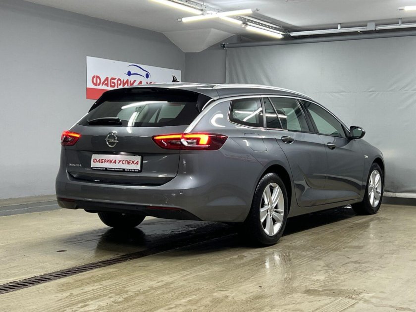 Опель инсигния универсал 2019