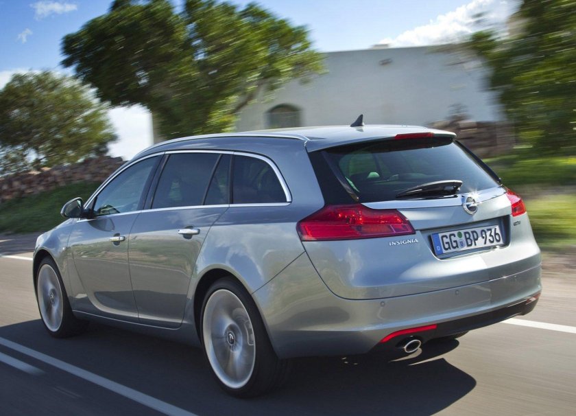 Опель Инсигния универсал