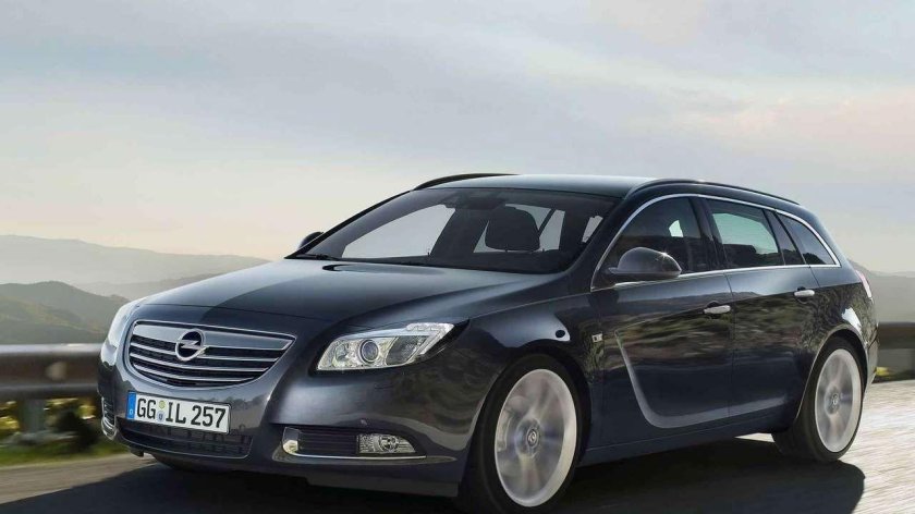 Опель Инсигния универсал 2011