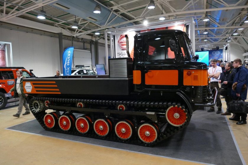 Бентли академика на гусеницах