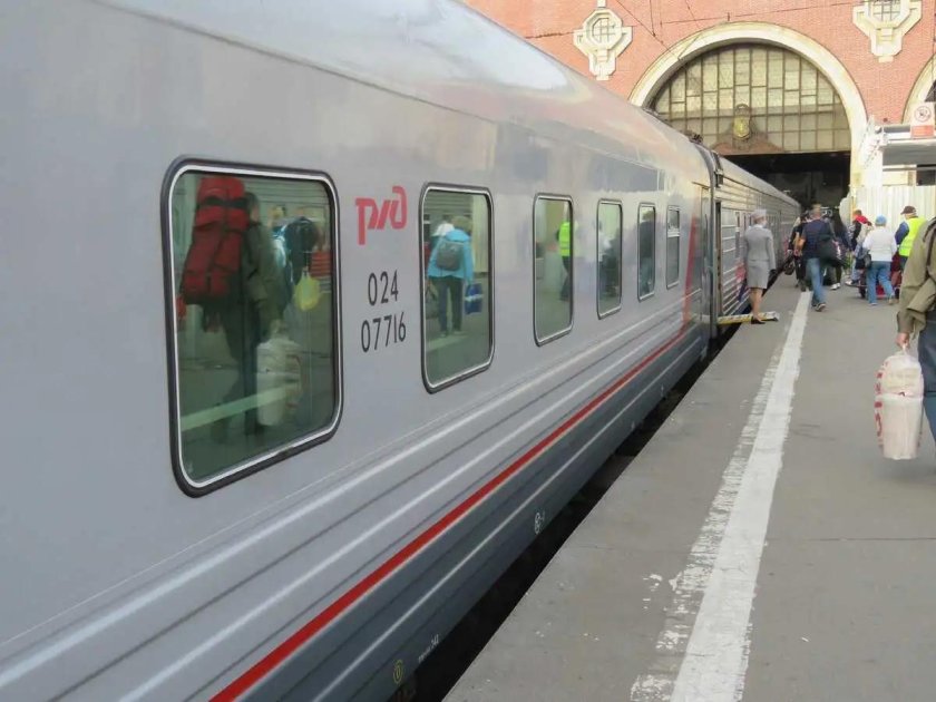 Фирменный поезд «премиум» 002й