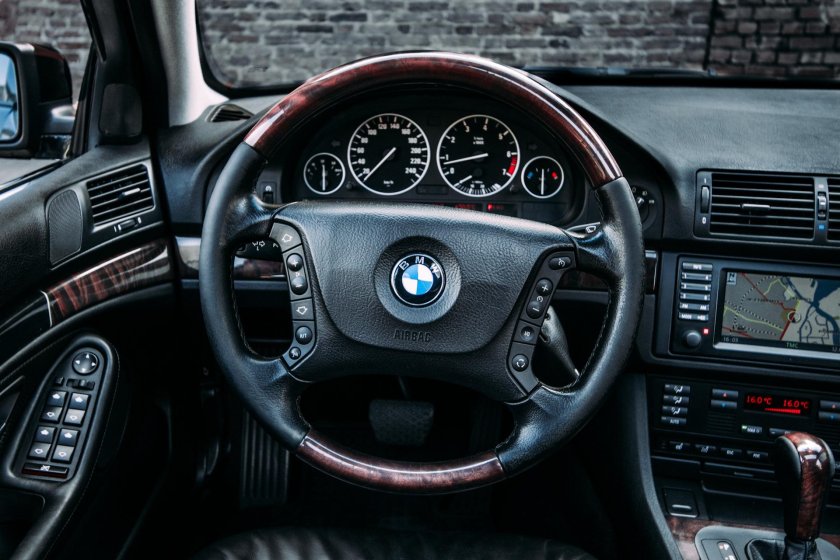 БМВ 5 е39 салон