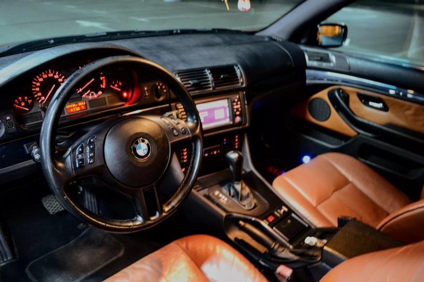 БМВ 5 е39 салон