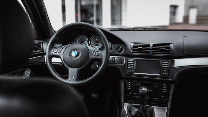 БМВ е39 салон механика