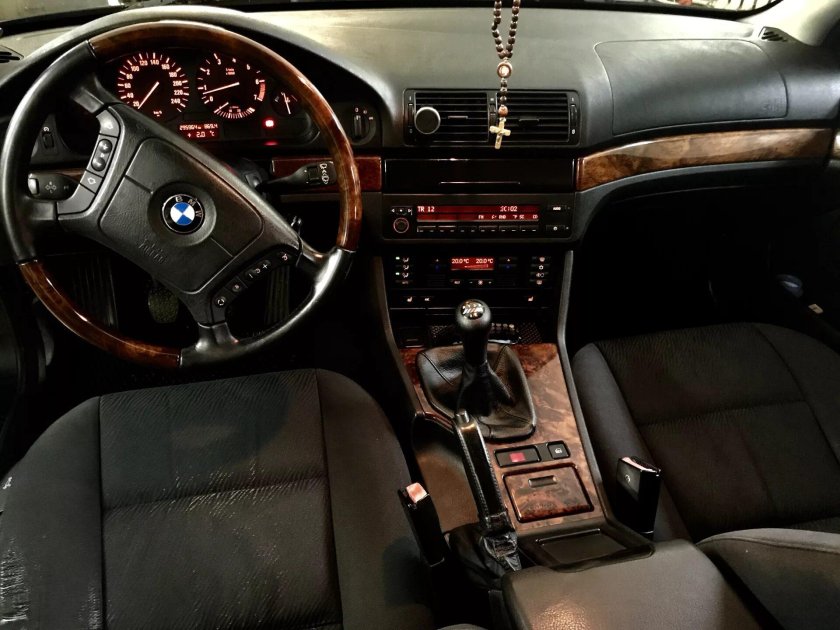 БМВ е39 салон механика