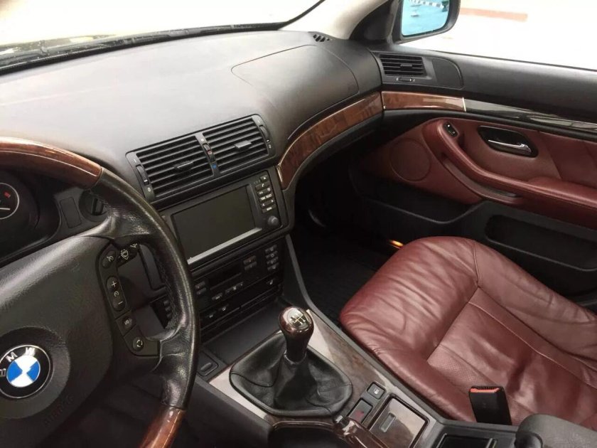 БМВ е39 салон