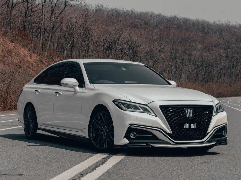 Toyota Crown 2018 s220